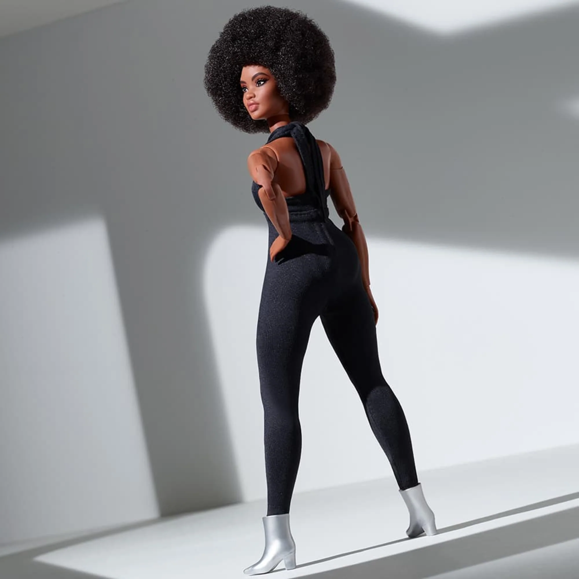 Mattel Creations Barbie Looks Doll (Curvy, Brunette)