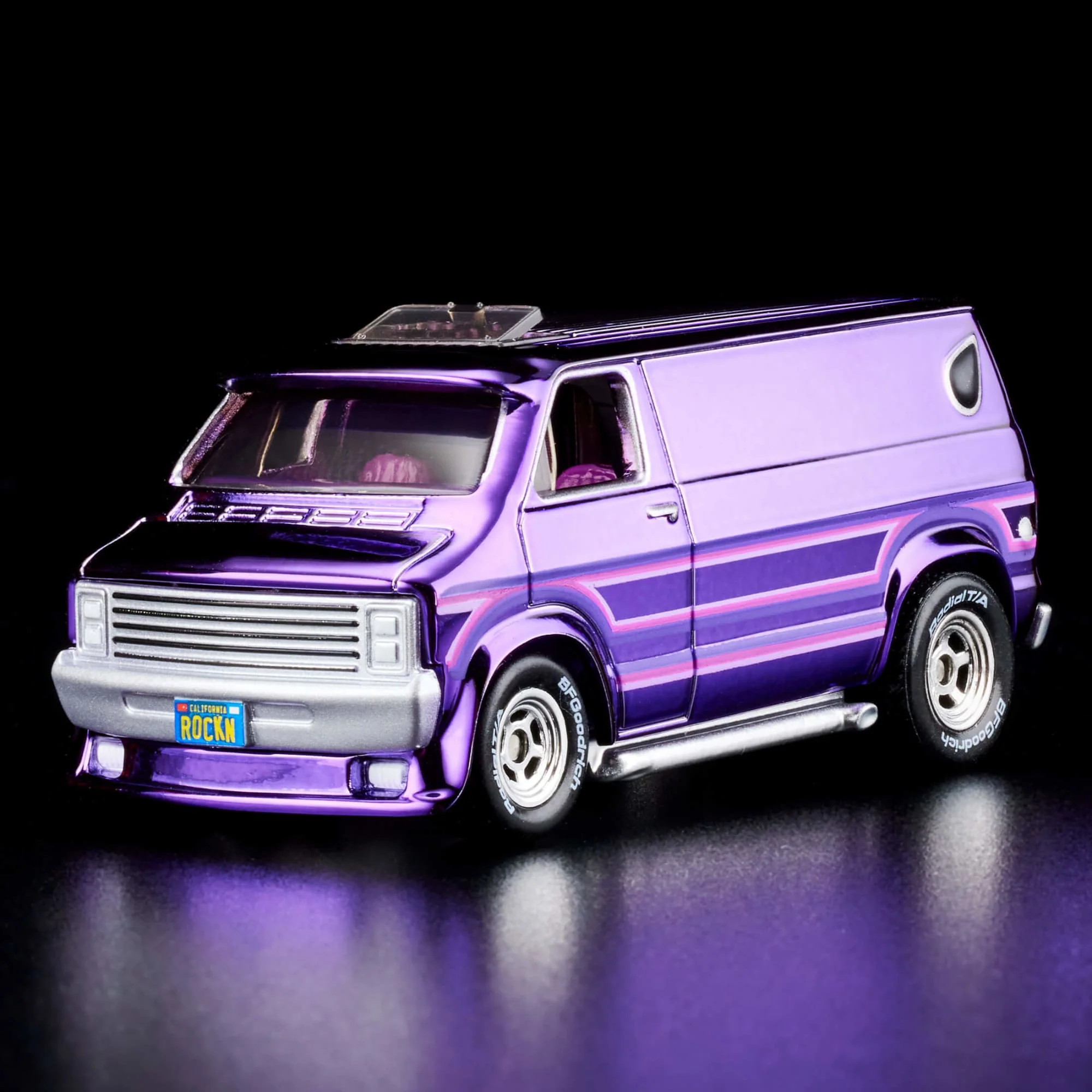 Mattel Creations RLC Exclusive '70s Dodge Tradesman Van