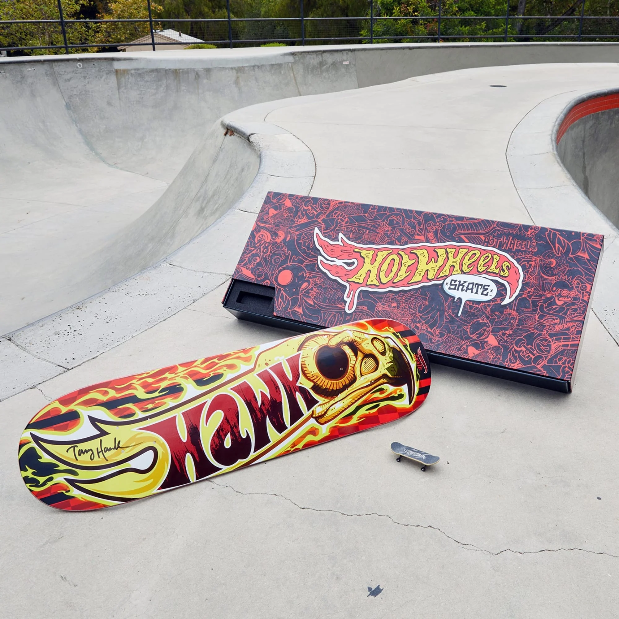 Mattel Creations Tony Hawk x Hot Wheels Skate, Wildfire Deck & Fingerboard