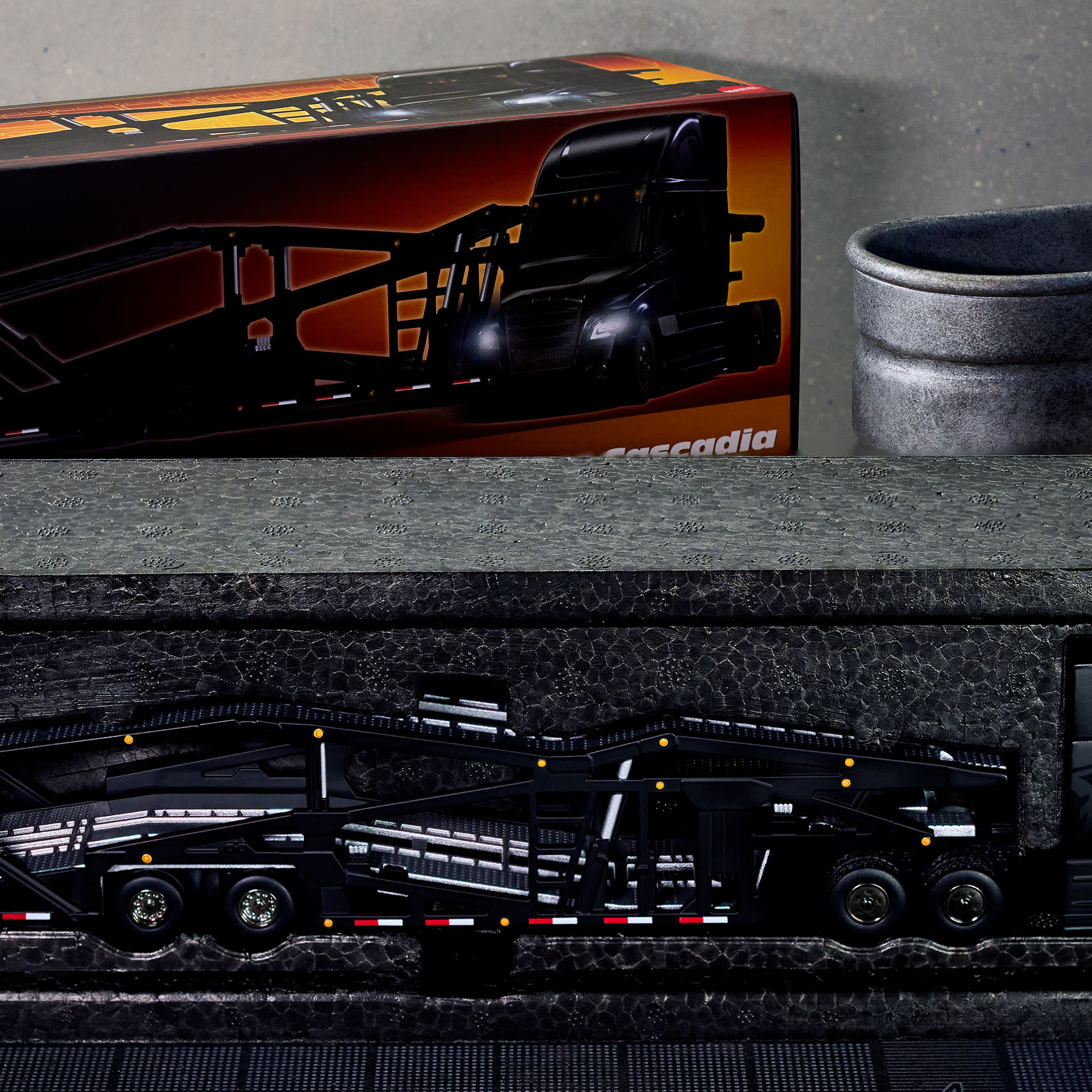 Mattel Creations Hot Wheels Elite 64 Freightliner Cascadia