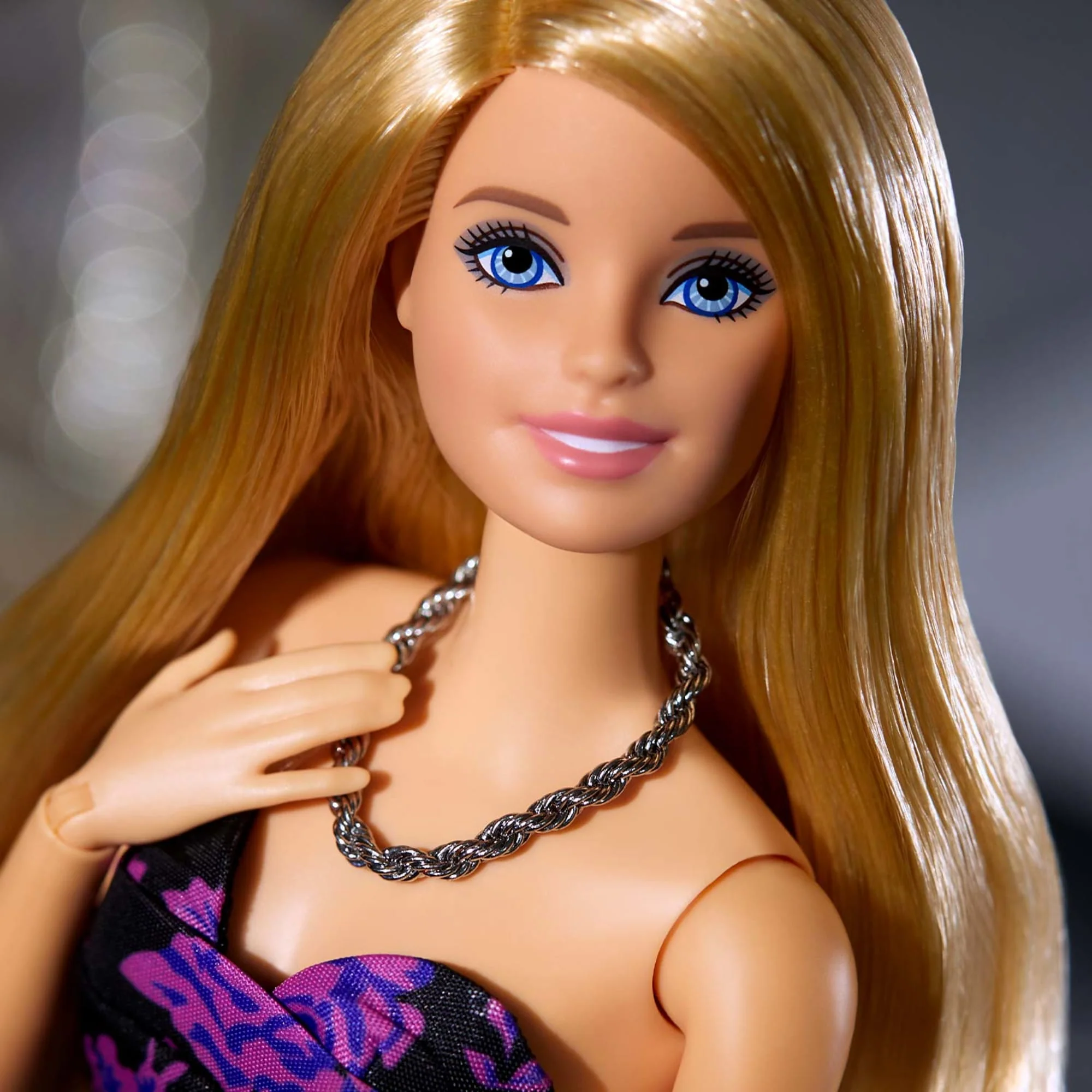 Mattel Creations @BarbieStyle Fashion Studio & Doll Set