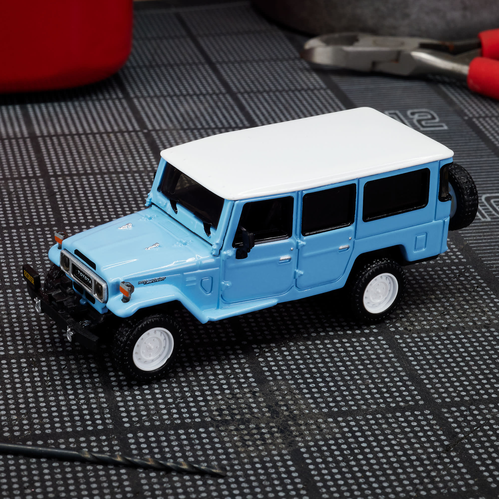 Mattel Creations Hot Wheels Elite 64 Mod Shop 1982 Custom Toyota Land Cruiser FJ45 Troopy
