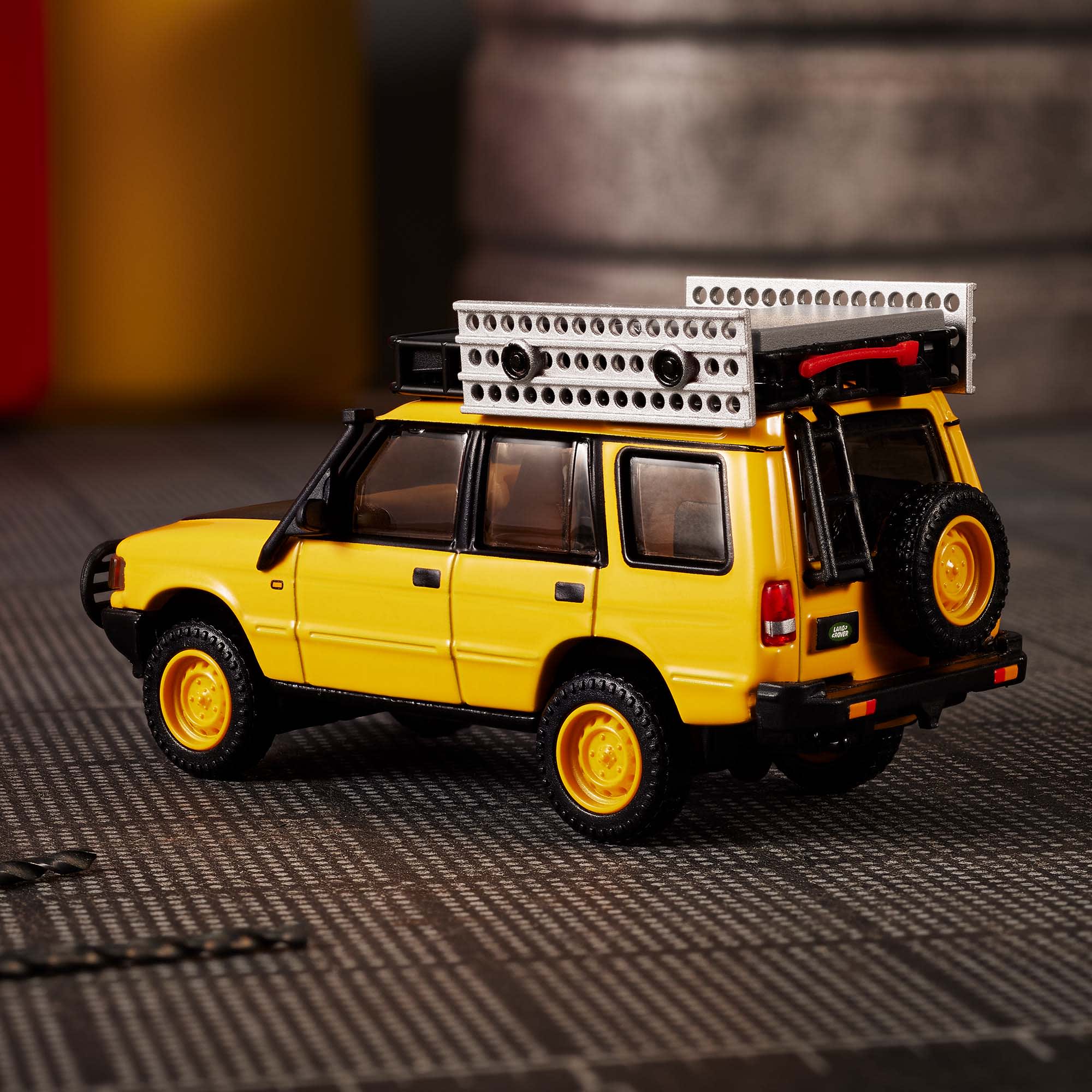 Mattel Creations Hot Wheels Elite 64 Mod Shop '94 Land Rover Discovery