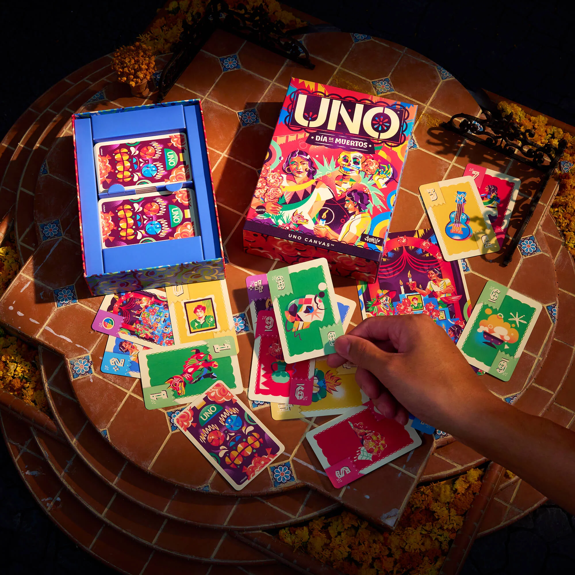 Mattel Creations UNO Canvas Día de Muertos Card Game