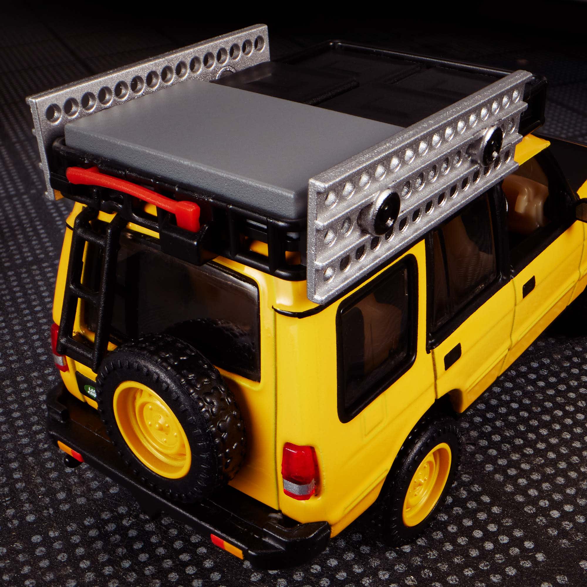 Mattel Creations Hot Wheels Elite 64 Mod Shop '94 Land Rover Discovery