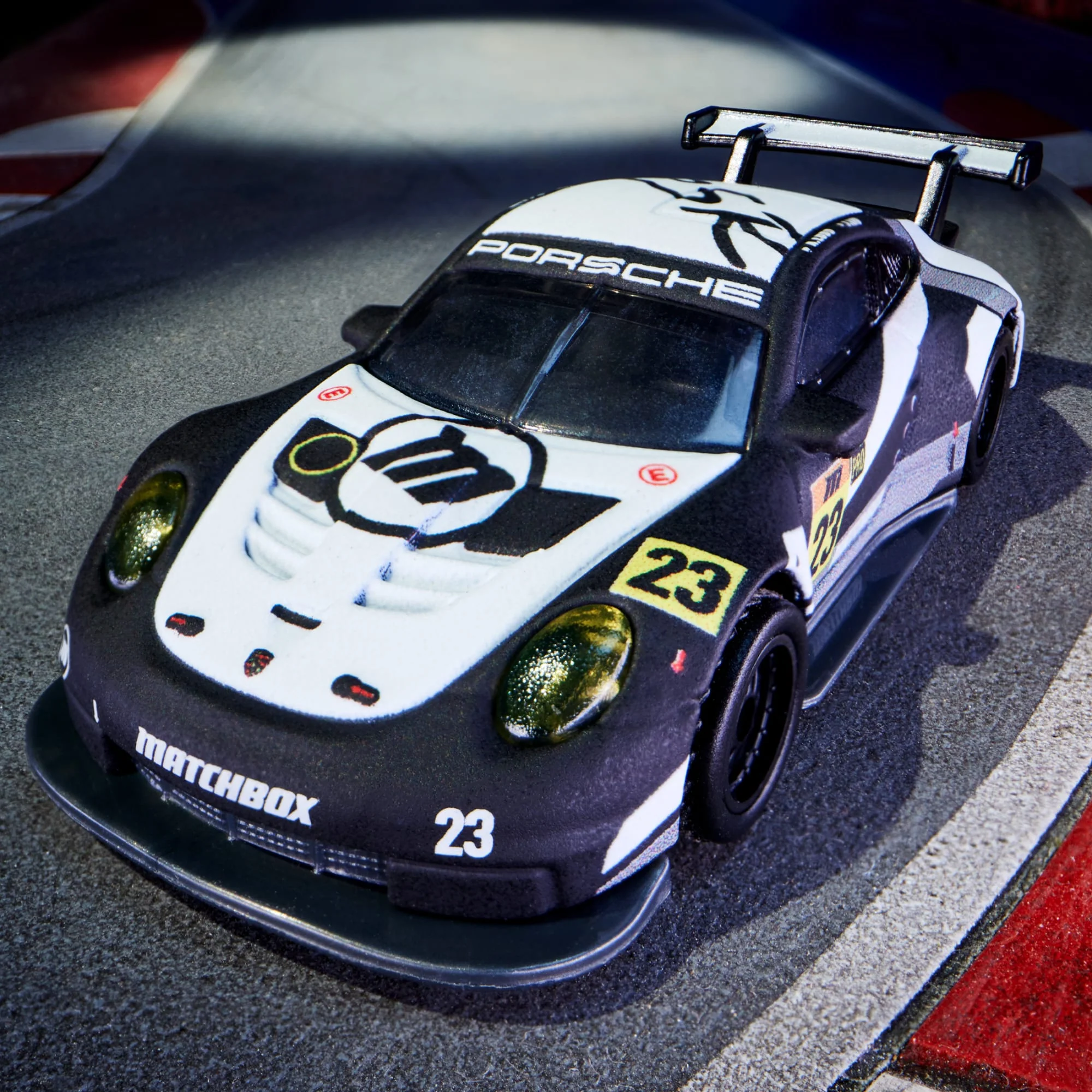 Mattel Creations Matchbox Porsche 911 RSR