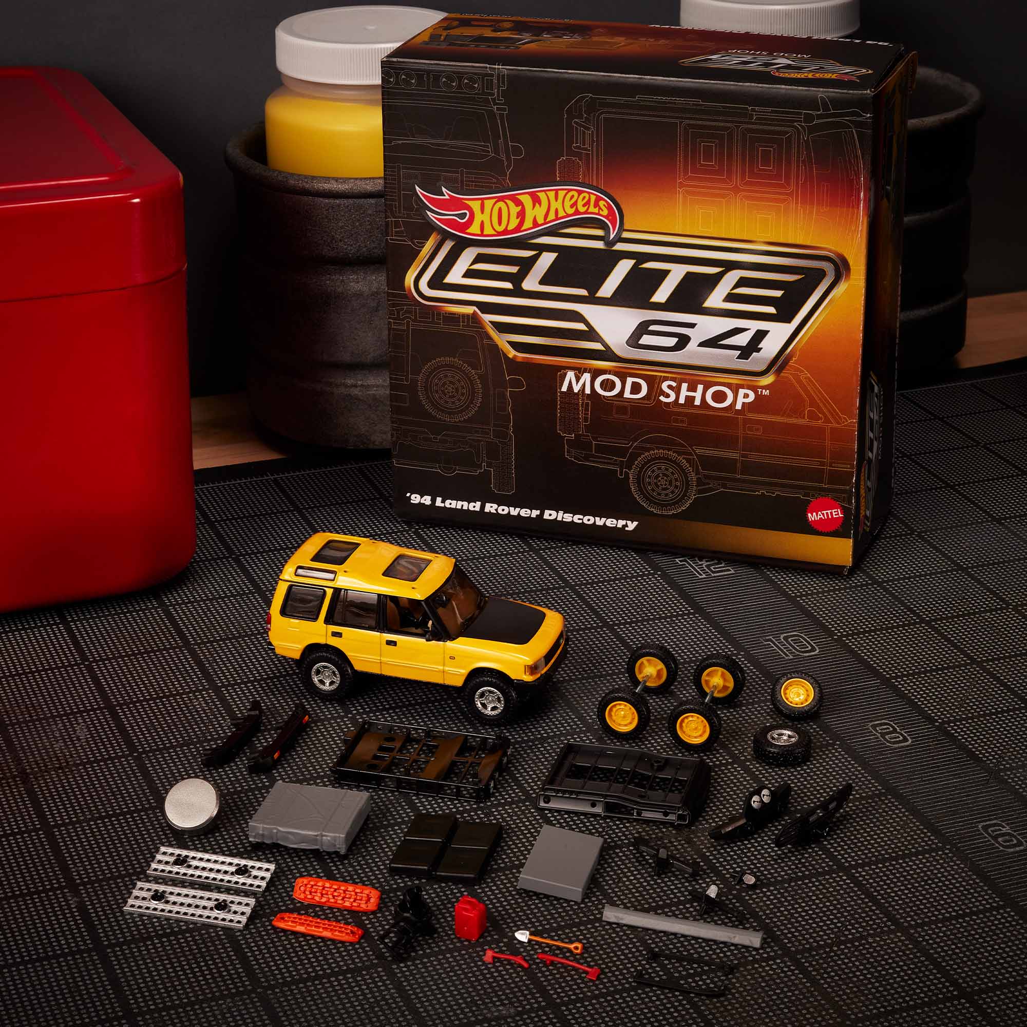Mattel Creations Hot Wheels Elite 64 Mod Shop '94 Land Rover Discovery