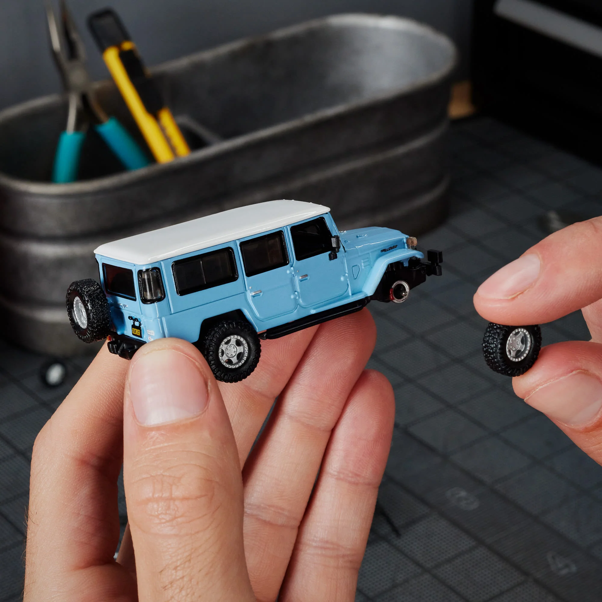 Mattel Creations Hot Wheels Elite 64 Mod Shop 1982 Custom Toyota Land Cruiser FJ45 Troopy