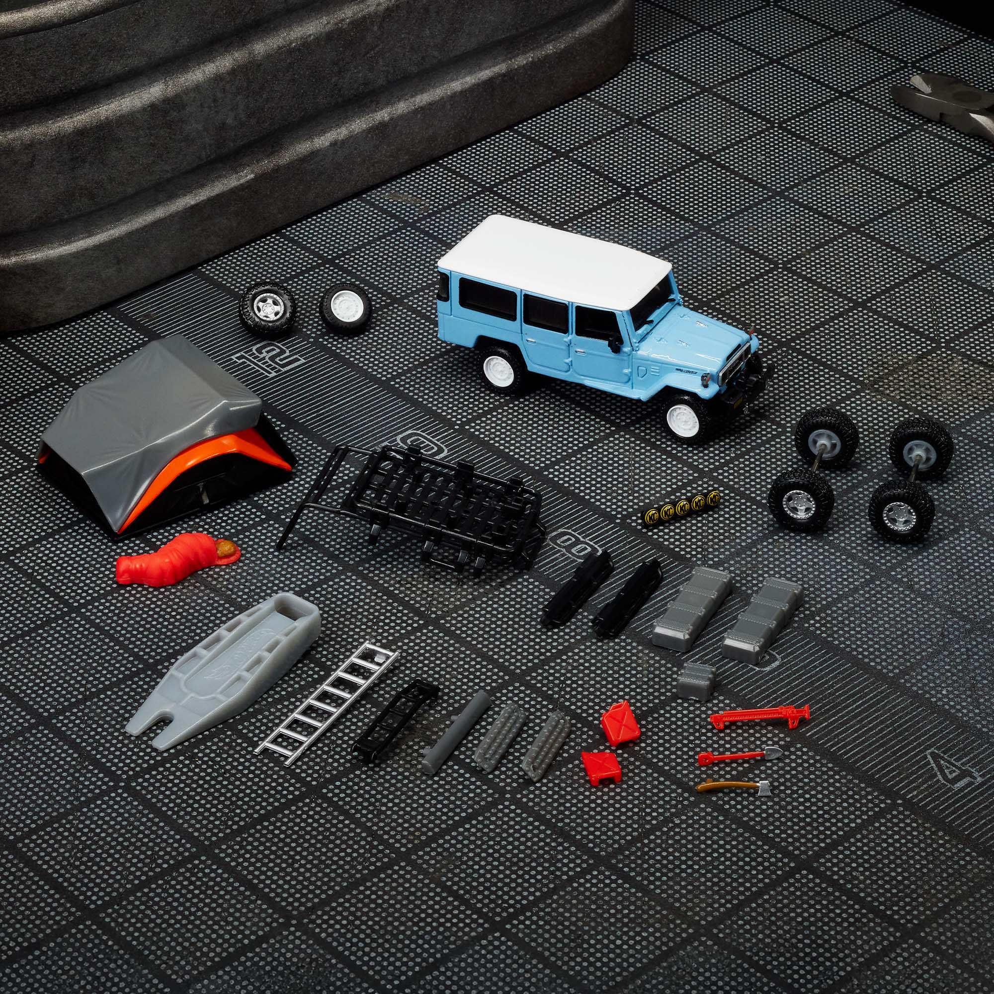 Mattel Creations Hot Wheels Elite 64 Mod Shop 1982 Custom Toyota Land Cruiser FJ45 Troopy