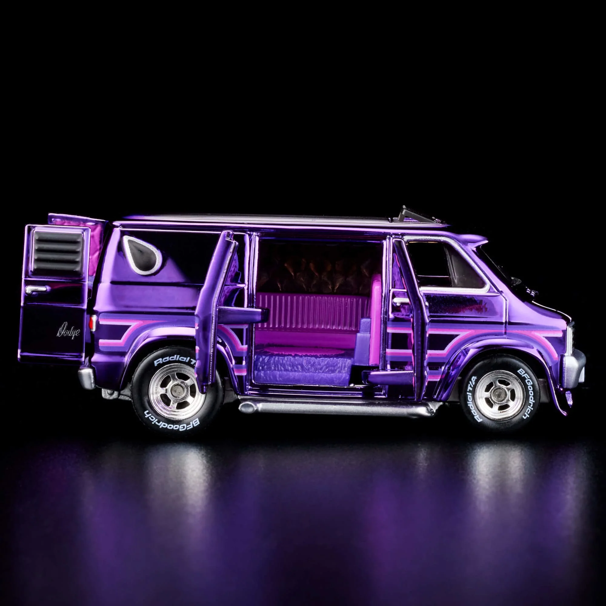 Mattel Creations RLC Exclusive '70s Dodge Tradesman Van