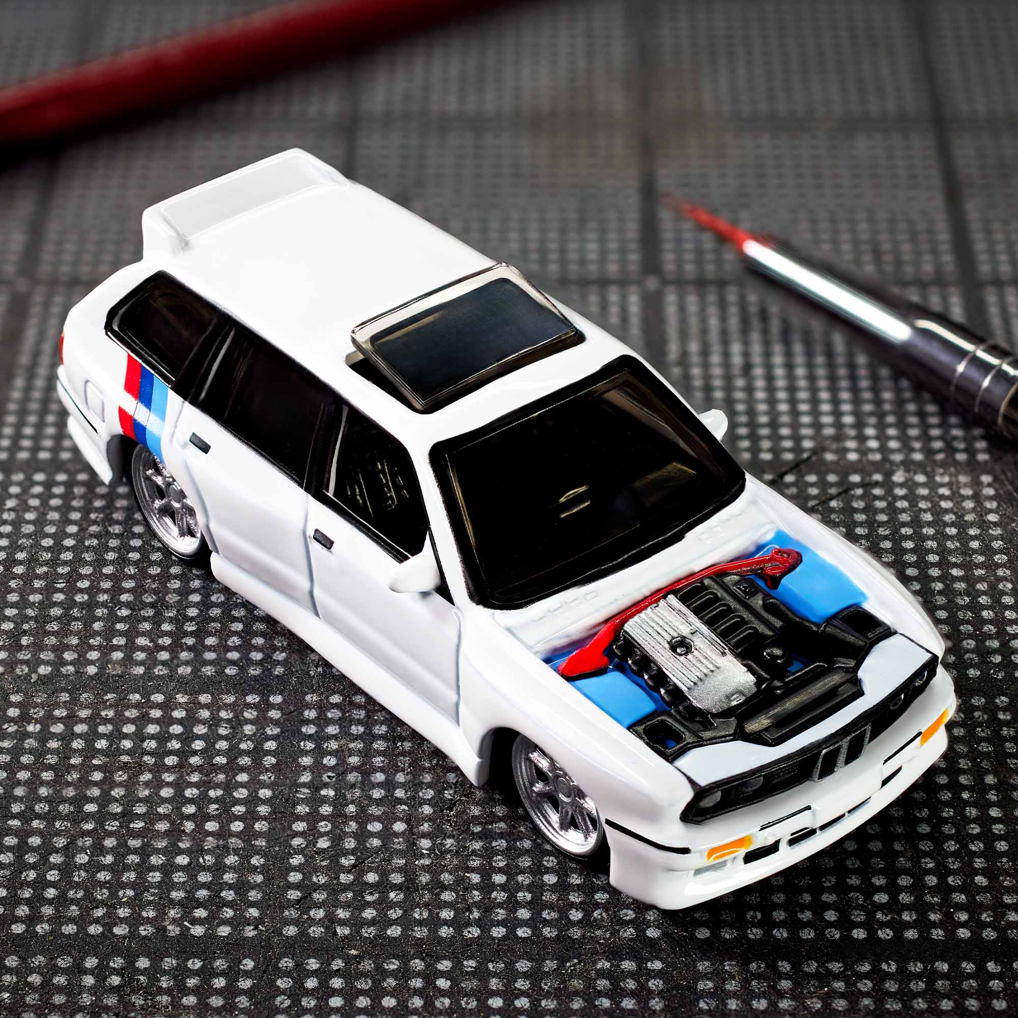 Mattel Creations Hot Wheels Elite 64 1990 BMW 318i Touring