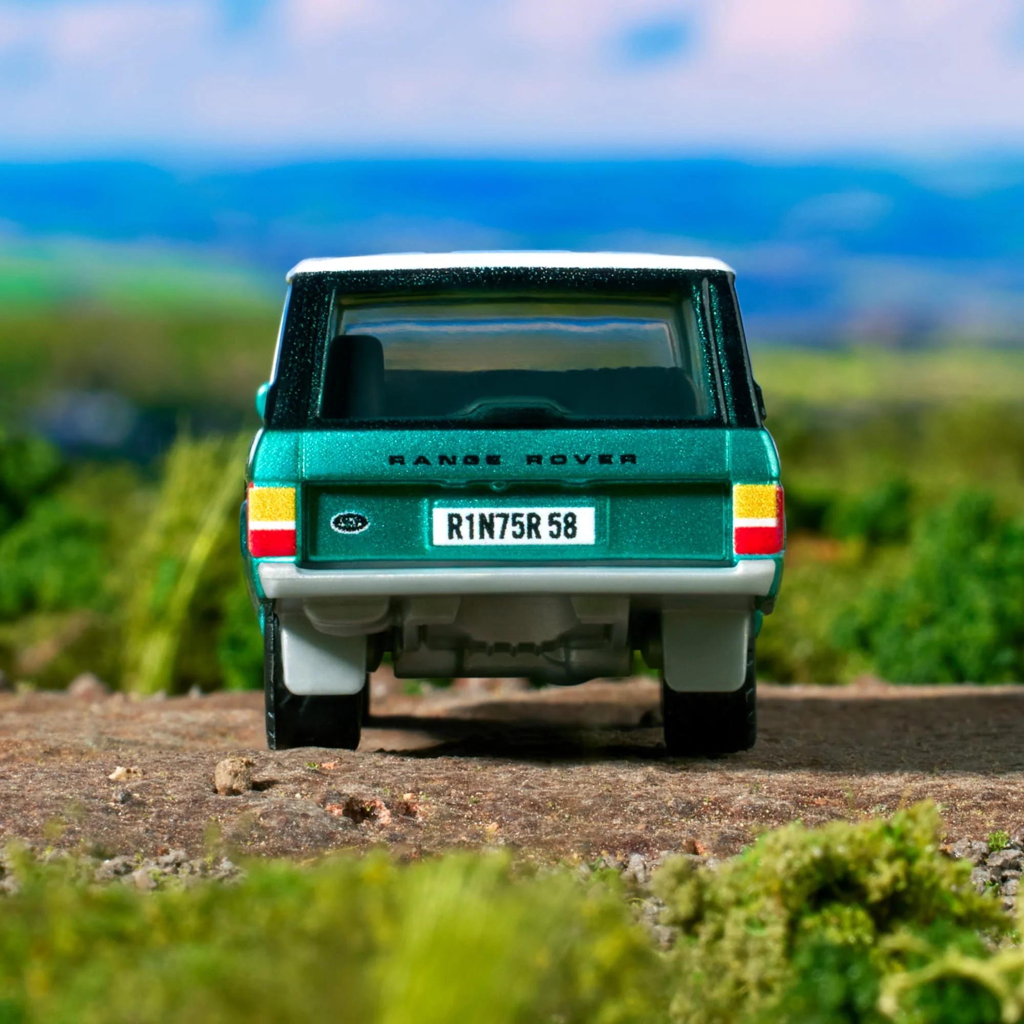 Mattel Creations Matchbox 1975 Range Rover