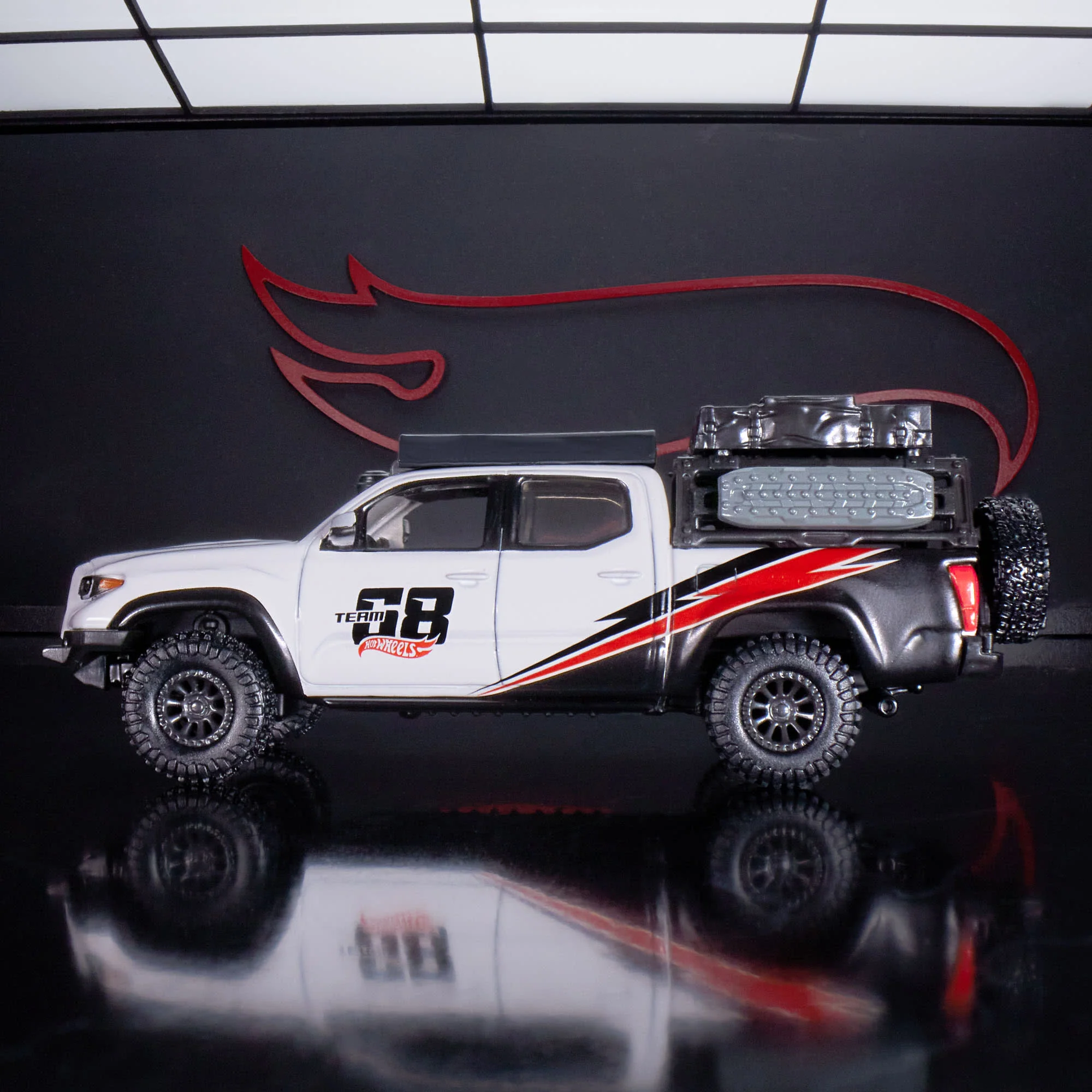 Mattel Creations Hot Wheels Elite 64 Mod Shop '17 Toyota Tacoma