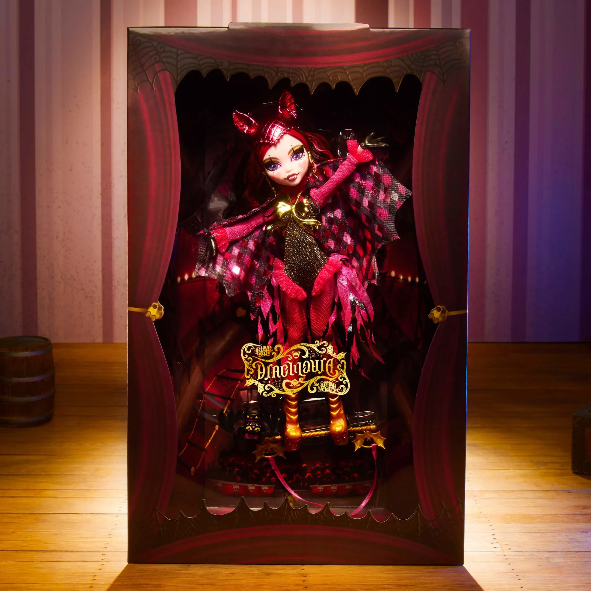 Mattel Creations Monster High Freak Du Chic Draculaura Figure