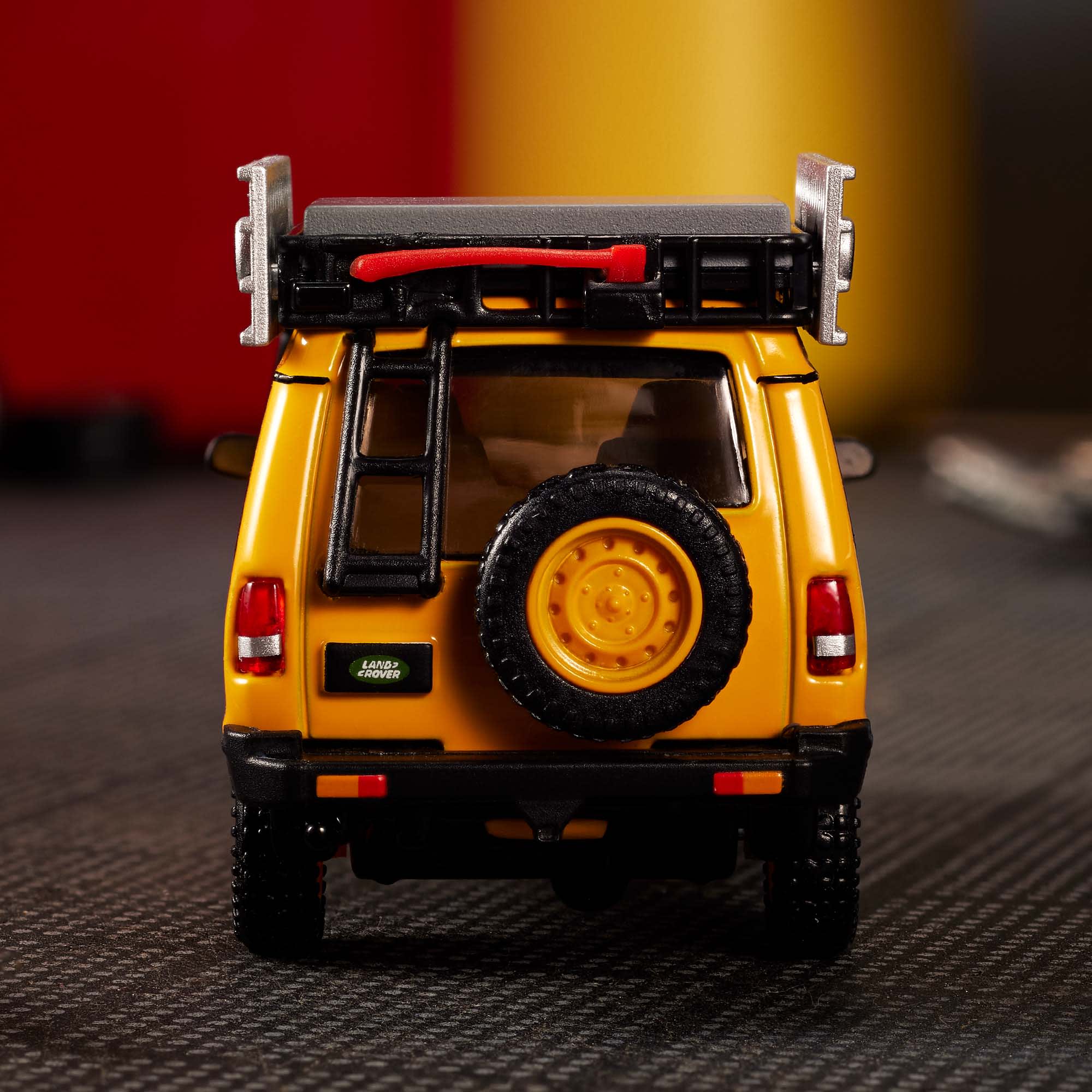 Mattel Creations Hot Wheels Elite 64 Mod Shop '94 Land Rover Discovery
