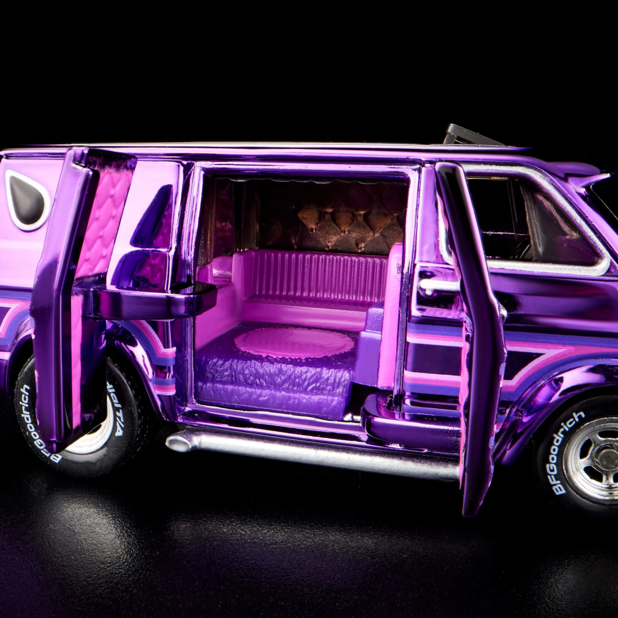 Mattel Creations RLC Exclusive '70s Dodge Tradesman Van