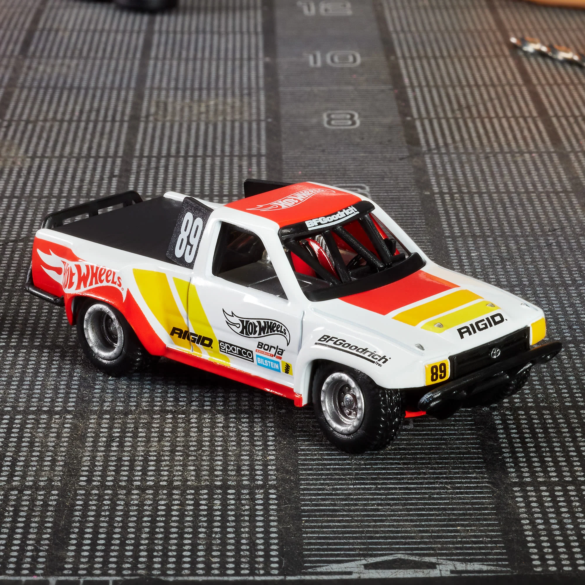 Mattel Creations Hot Wheels Elite 64 1989 Toyota HiLux Stadium Truck