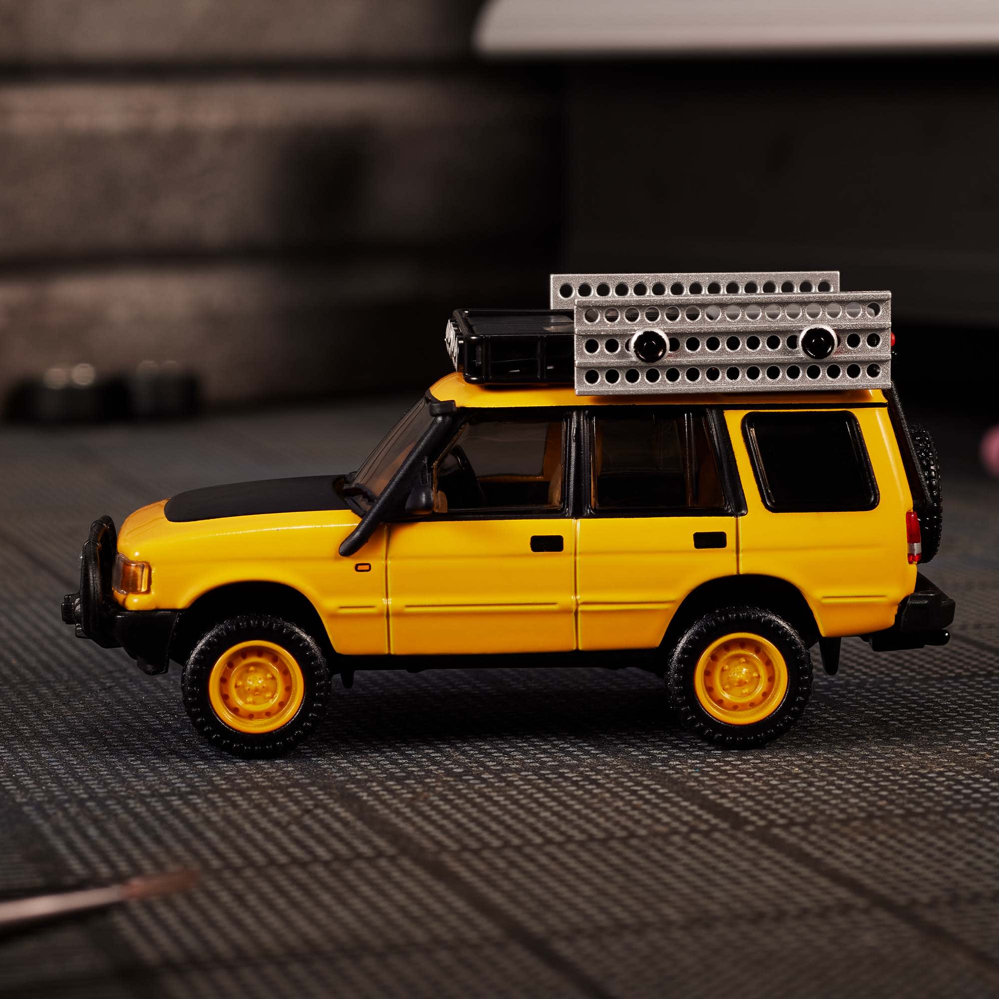 Mattel Creations Hot Wheels Elite 64 Mod Shop '94 Land Rover Discovery