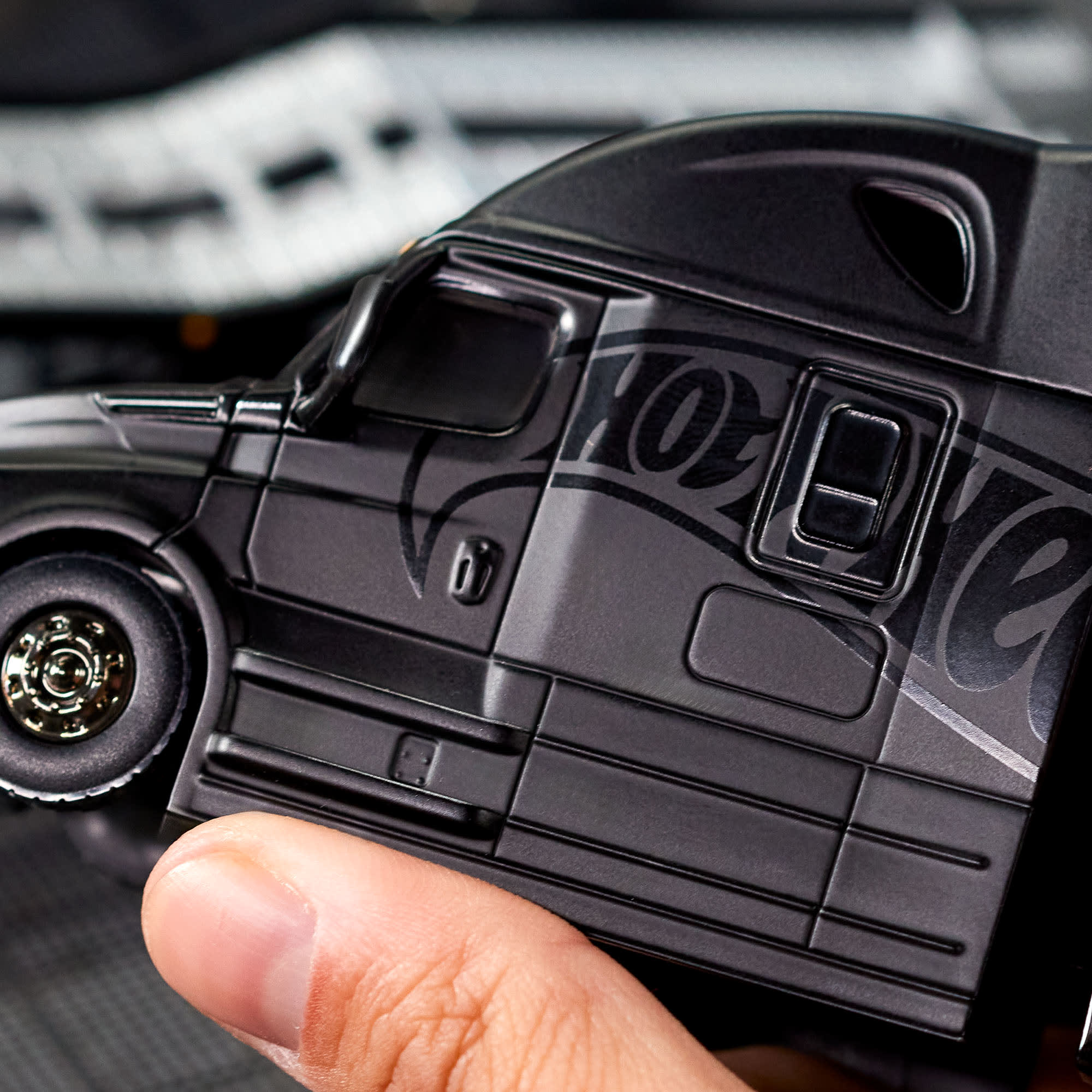 Mattel Creations Hot Wheels Elite 64 Freightliner Cascadia