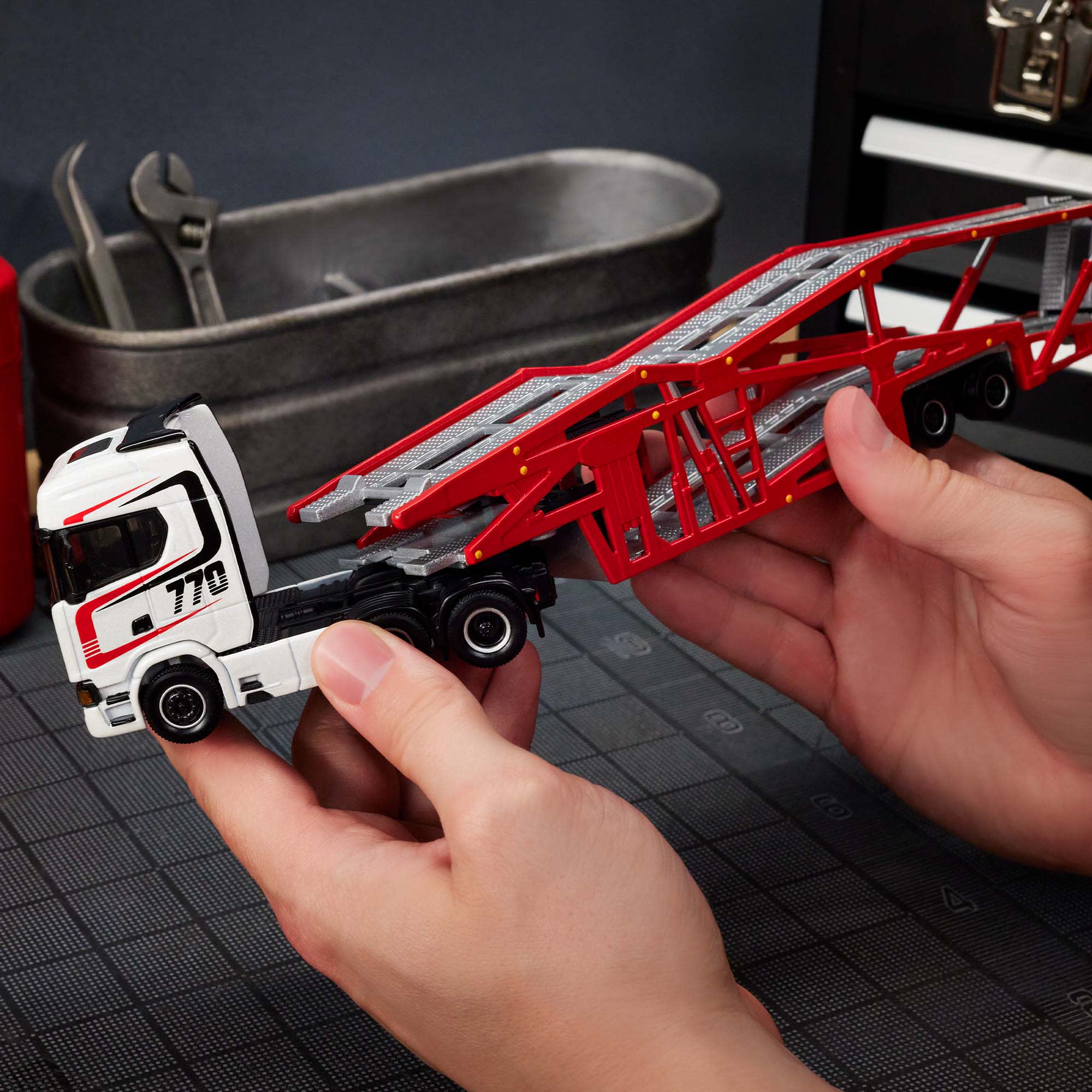 Mattel Creations Hot Wheels Elite 64 Scania 770 S