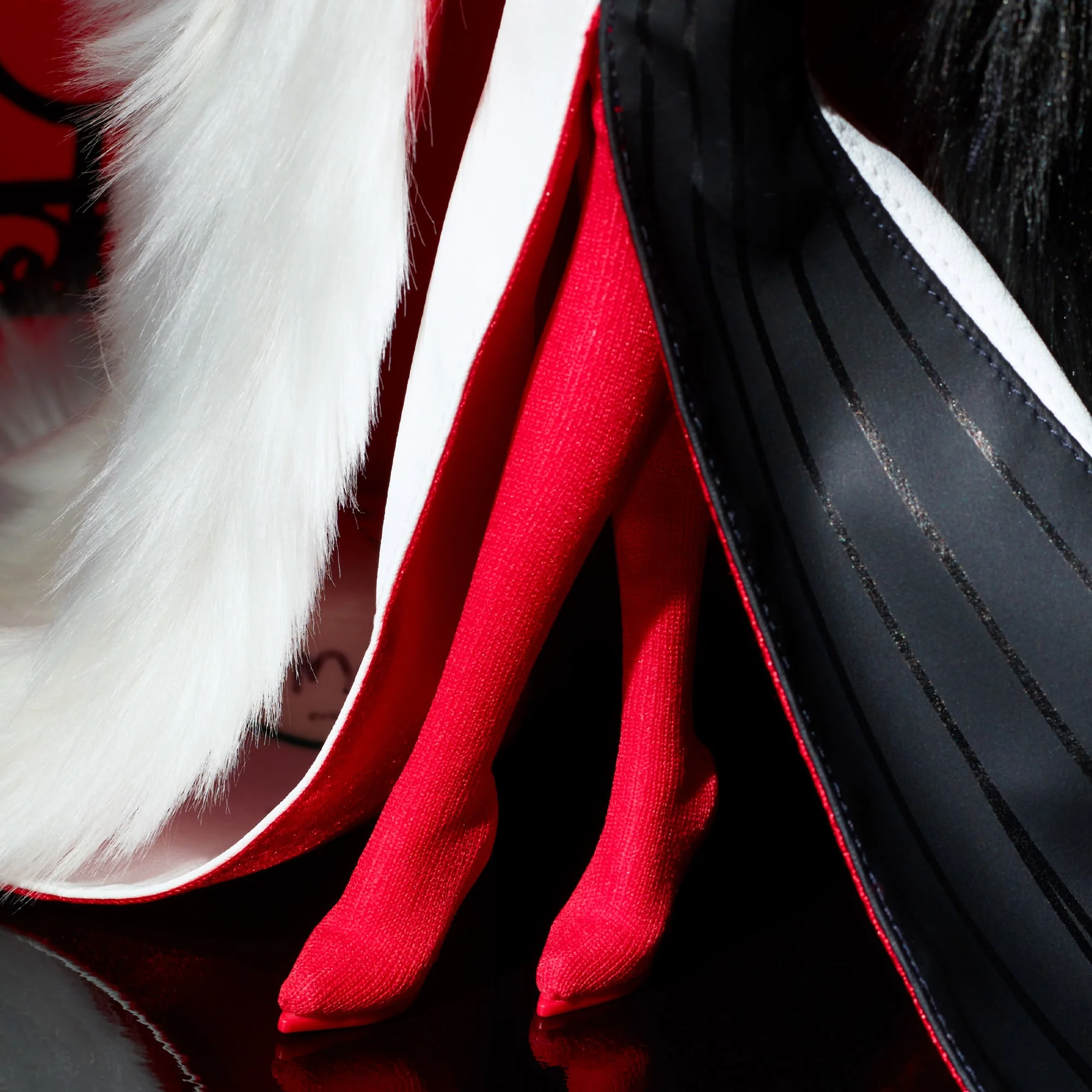 Mattel Creations Disney Darkness Descends Cruella De Vil Doll
