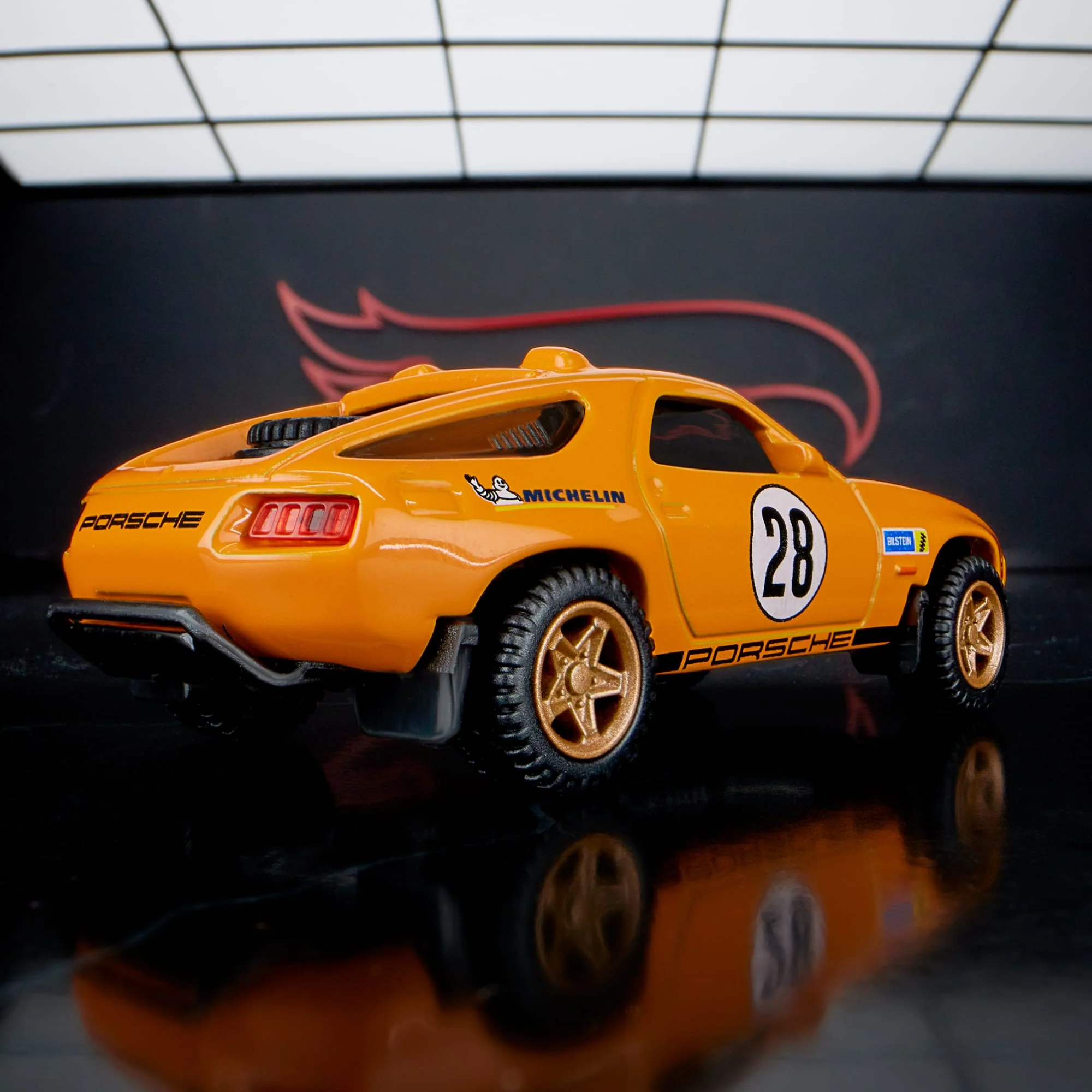 Mattel Creations Hot Wheels Elite 64 Porsche 928 Safari