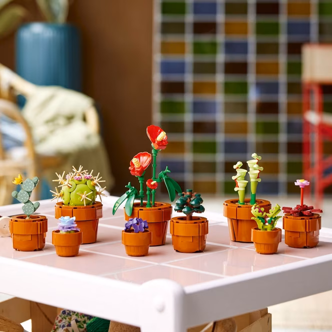 GameStop LEGO Botanicals Tiny Plants Building Set 10329