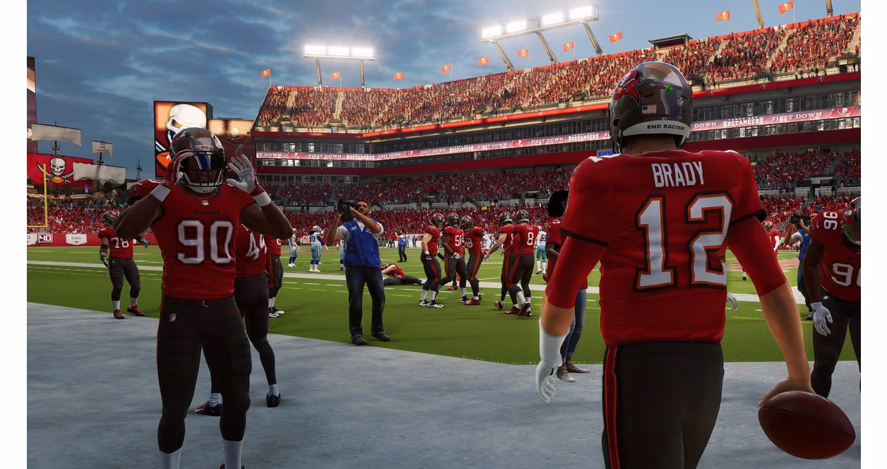 GameStop Madden NFL 22 - Xbox Series X