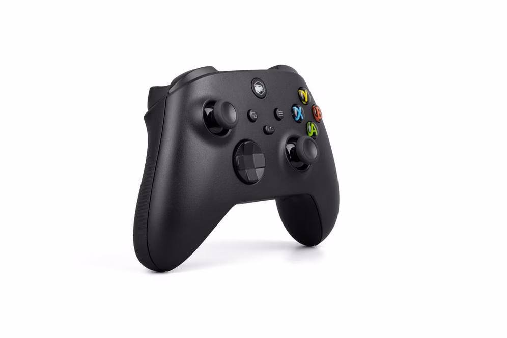 GameStop Battle Beaver Basic Pick Controller for Xbox Series X with Rear-Buttons and Carrying Case