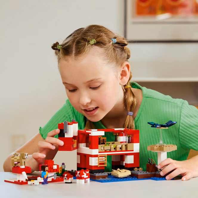 GameStop LEGO Minecraft The Mooshroom House Building Playset 21270