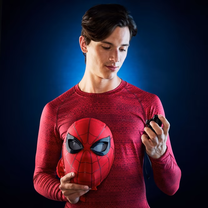 GameStop Hasbro Marvel Legends Series Spider-Man: Homecoming Premium Electronic Expressive Mask