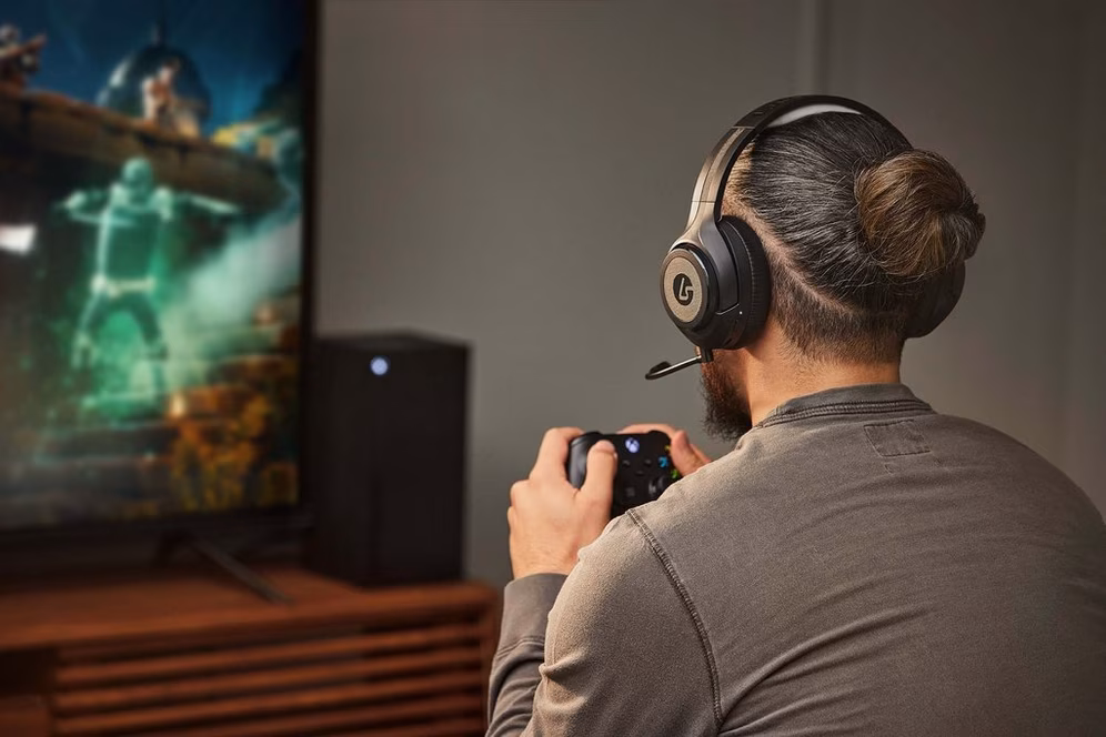 GameStop LucidSound LS100X Wireless Gaming Headset for Xbox Series X/S