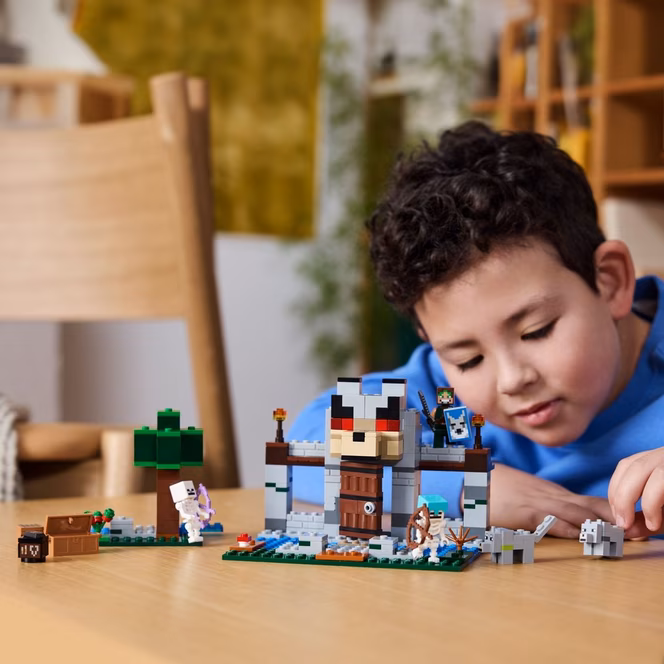 GameStop LEGO Minecraft The Wolf Stronghold Building Set 21261