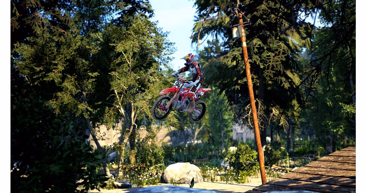 GameStop Monster Energy Supercross 6 - Xbox Series X, Xbox One