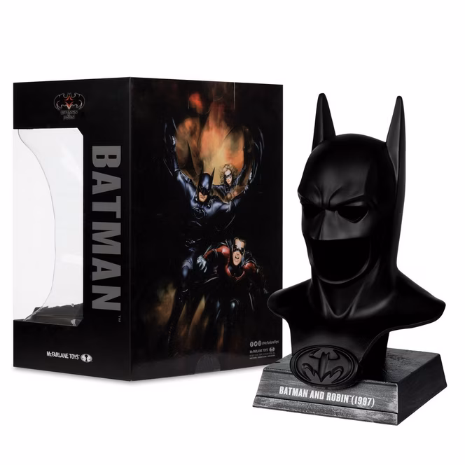 GameStop McFarlane Toys DC Direct Batman - Batman: Dark Knight Returns 1:3 Scale Cowl Prop Replica