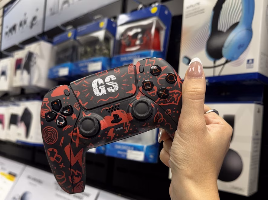 GameStop Sony DualSense Wireless Controller for PlayStation 5 - GameStop Logo (GameStop Exclusive Design)