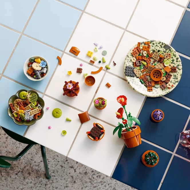 GameStop LEGO Botanicals Tiny Plants Building Set 10329