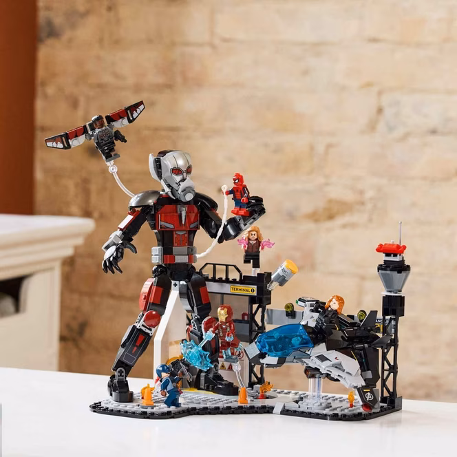 GameStop LEGO Super Heroes Marvel Captain America: Civil War Action Battle Building Toy 76314
