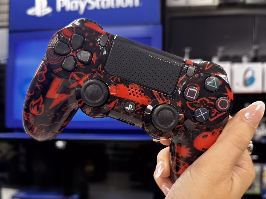 GameStop Sony DualShock Wireless Controller for PlayStation 4 - GameStop Logo (GameStop Exclusive Design)