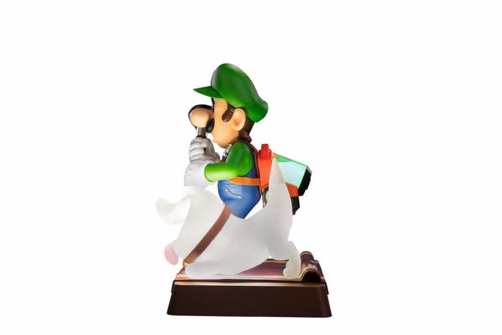 GameStop Luigi's Mansion 3 Luigi and Polterpup (Collector's Edition) Statue