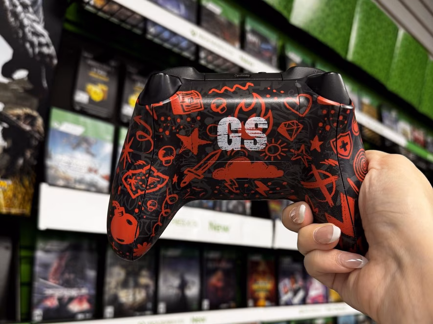 GameStop Microsoft Xbox Series X Wireless Controller - GameStop Logo (GameStop Exclusive Design)