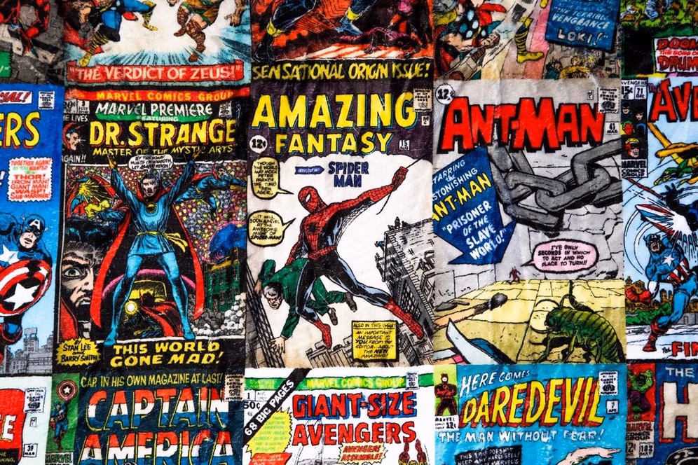 GameStop Marvel Comics Oversized Fleece Sherpa 54 x 72-in Throw Blanket