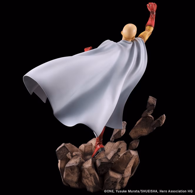 GameStop eStream One-Punch Man Saitama Statue