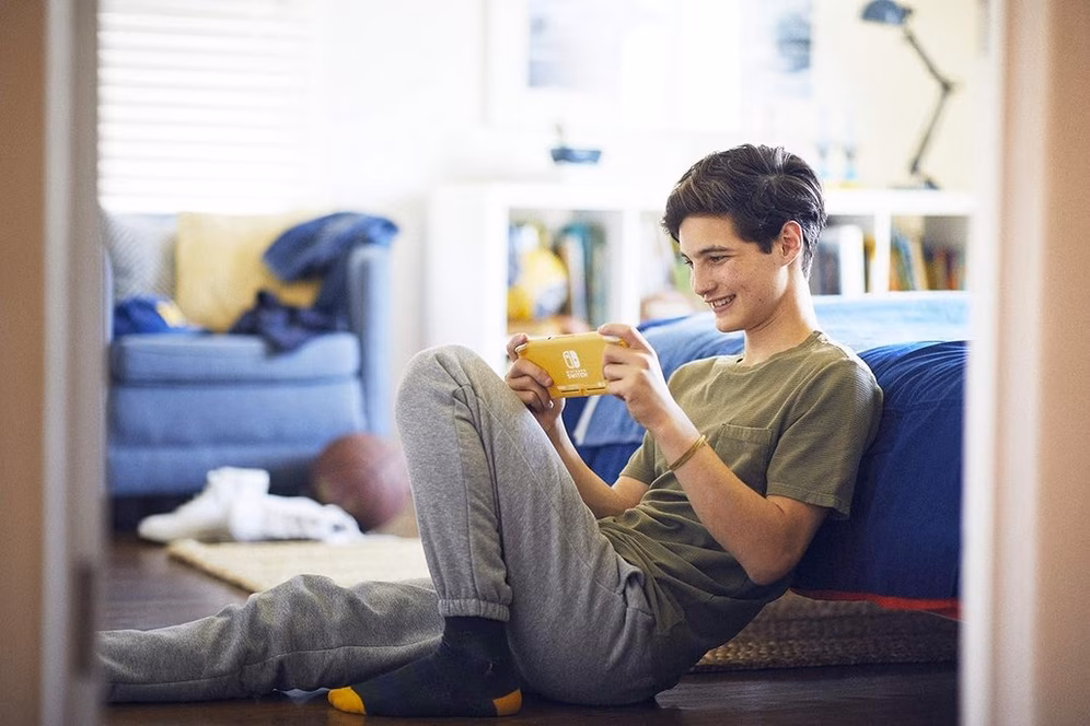GameStop Nintendo Switch Lite Yellow