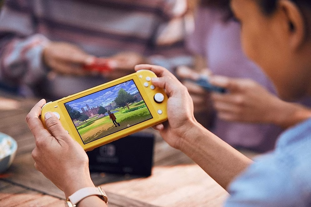 GameStop Nintendo Switch Lite Yellow