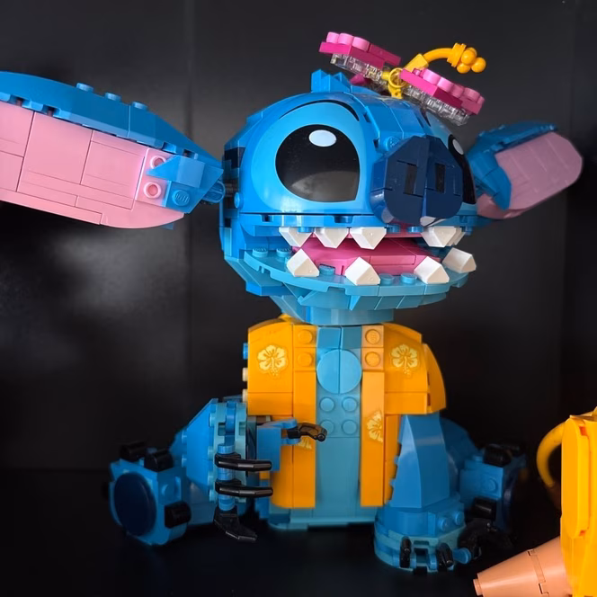 GameStop LEGO Lilo and Stitch Classic Stitch Buildable Toy Playset 43249