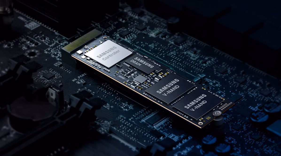 GameStop Samsung 980 PRO 1TB PCIe 4.0 NVMe M.2 Internal V-NAND Solid State Drive PlayStation 5 Compatible