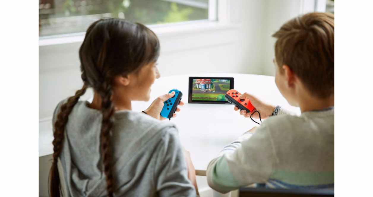 GameStop Pokemon: Let's Go, Eevee! - Nintendo Switch