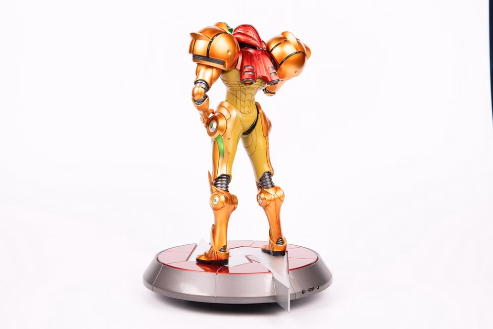 GameStop Metroid Prime Samus Varia Suit (Collector's Edition) Statue