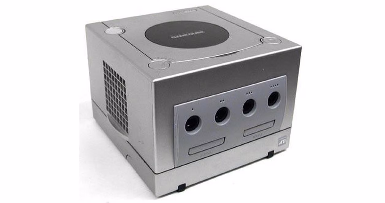 GameStop Nintendo GameCube - Silver